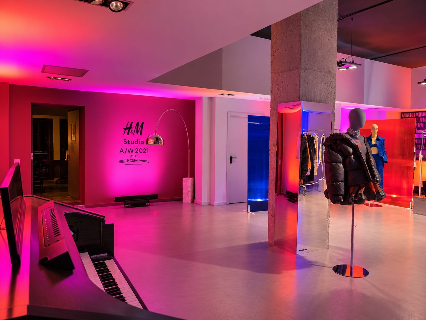 Stand y elementos para evento H&M Studio A/W 2021 para H&M, Barcelona