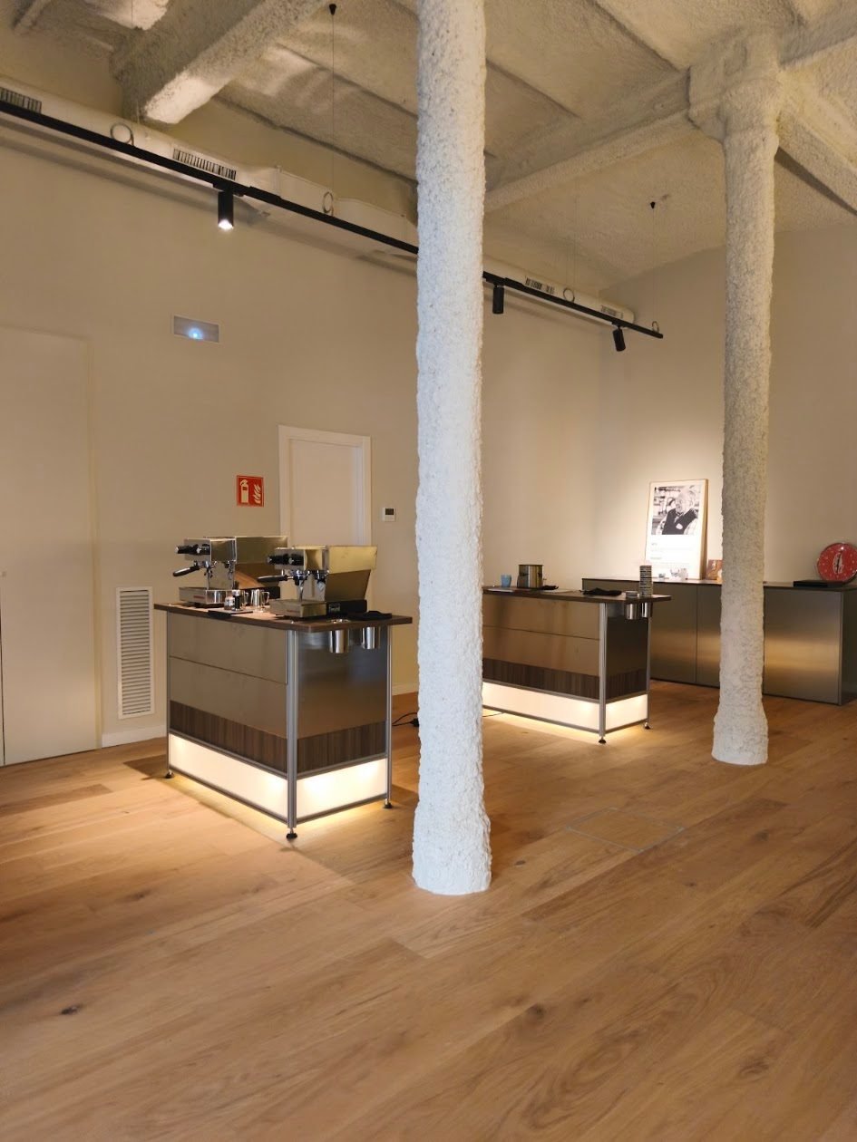 Interiorismo y mobiliario a medida La Marzocco Showroom para La Marzocco, Barcelona