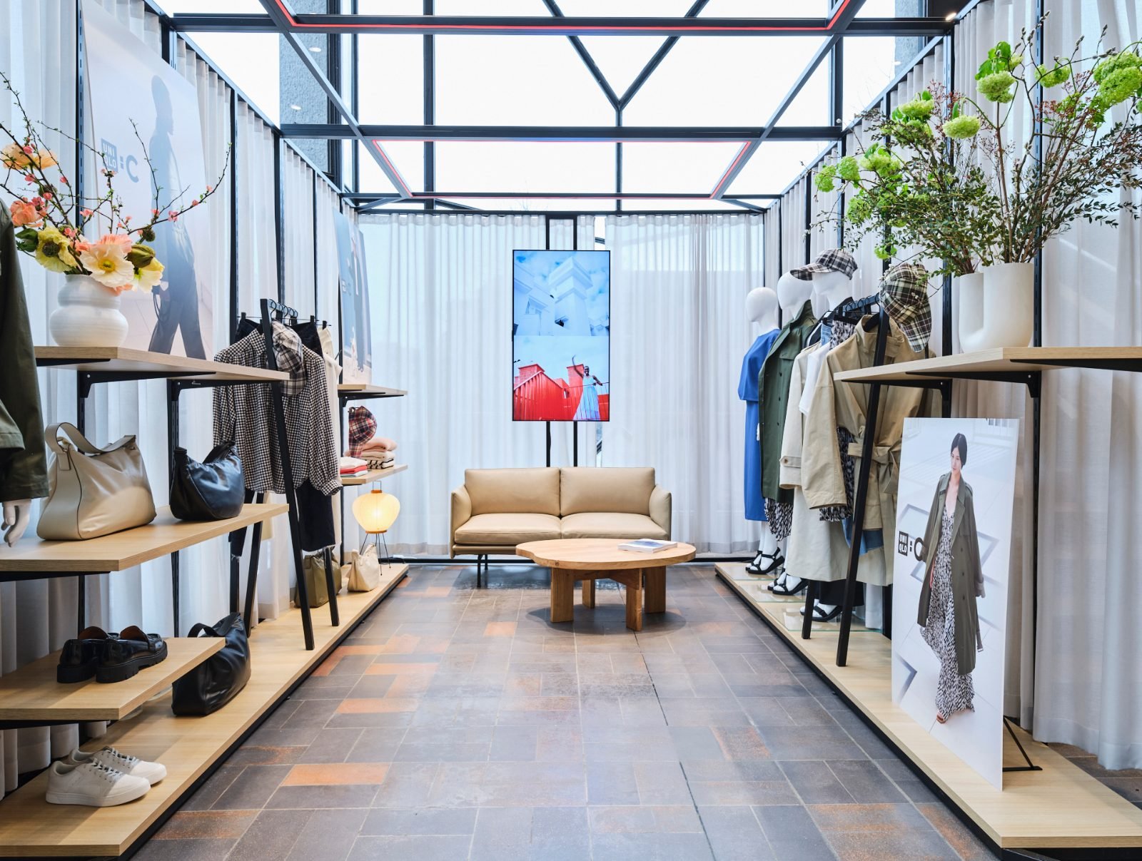Espacio retail Re-Uniqlo Studio Estocolmo para Uniqlo, Estocolmo