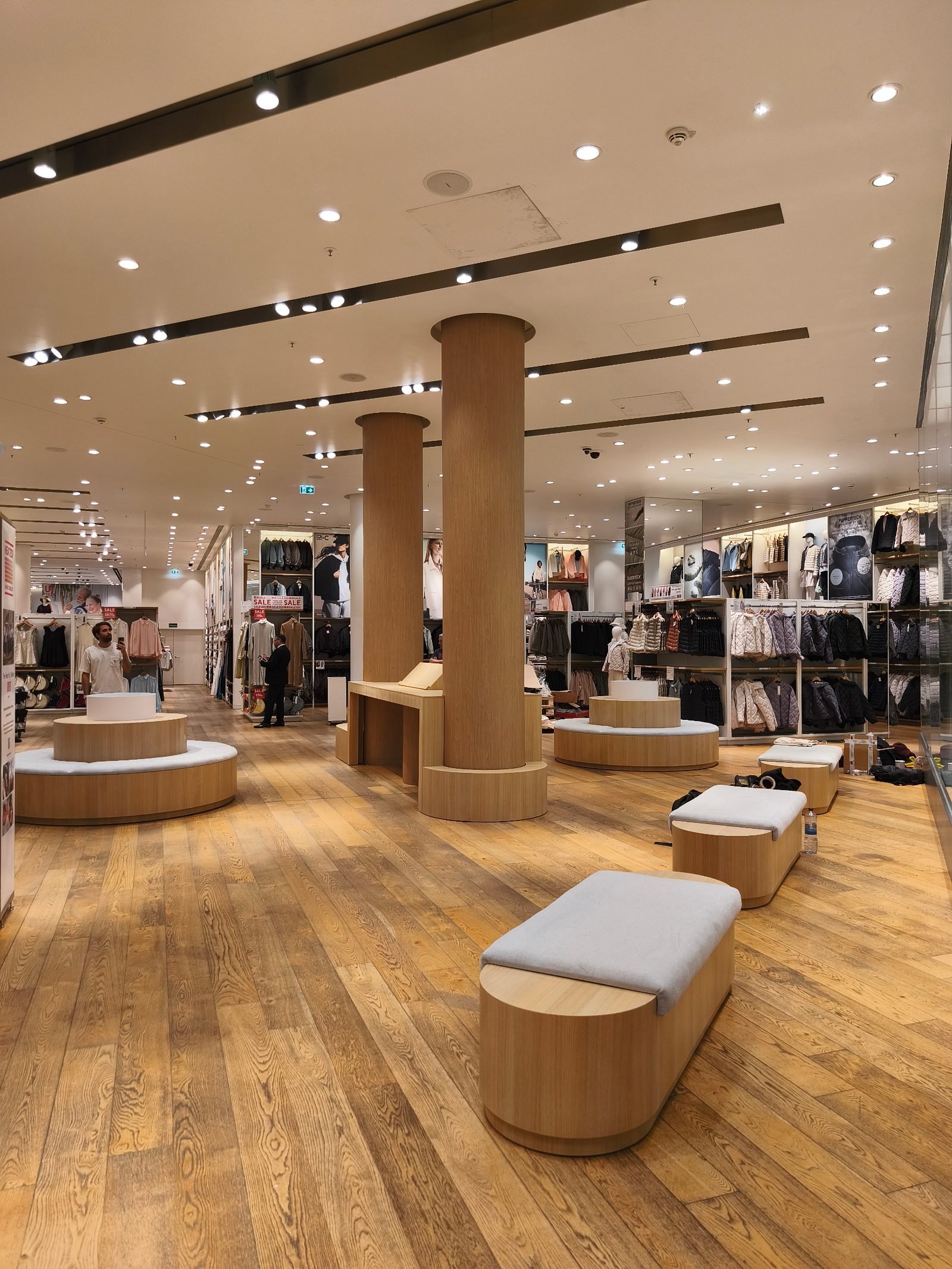 Espacio retail Uniqlo Berlín para Uniqlo, Berlín