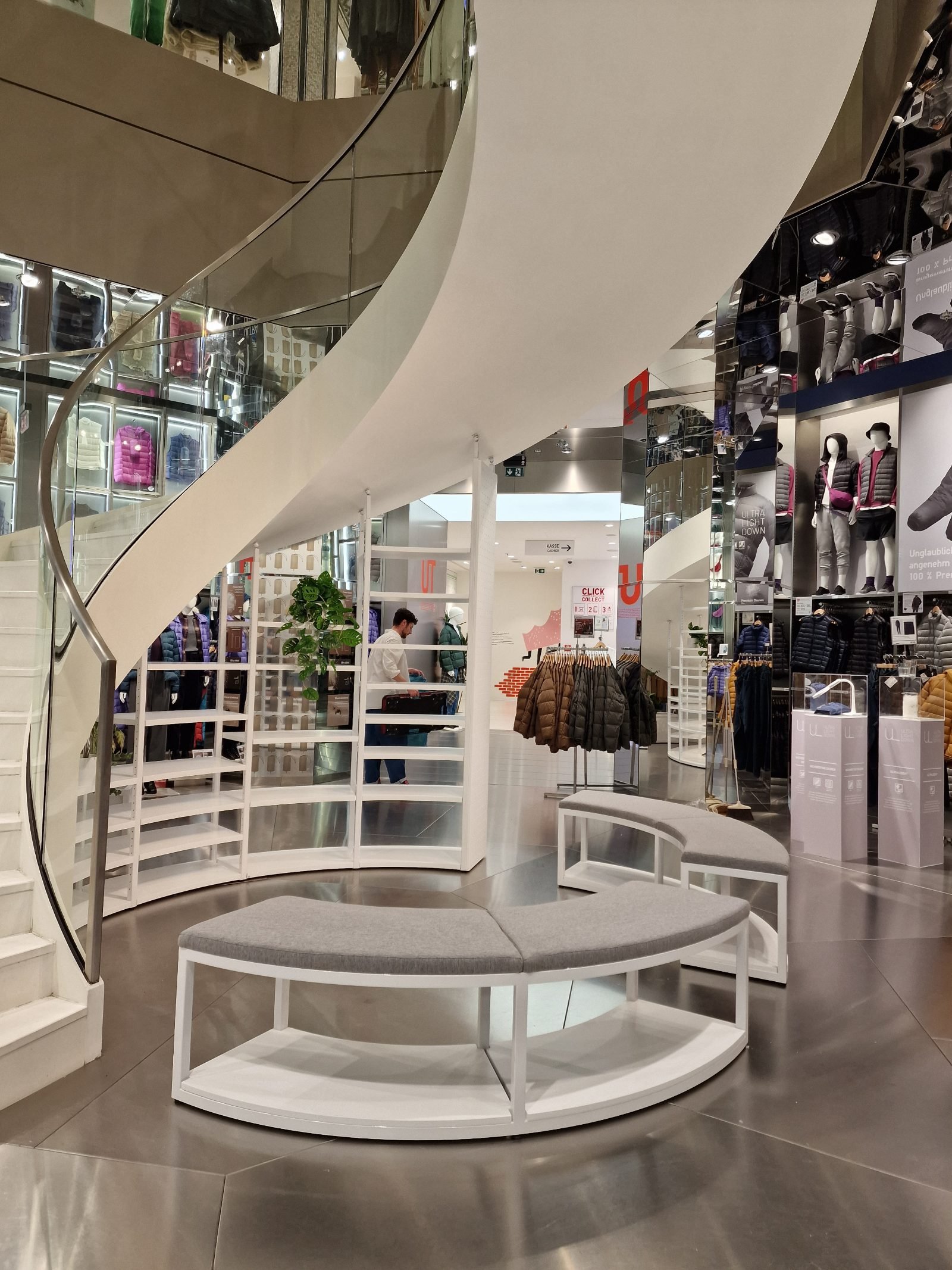 Espacio retail Uniqlo Hamburgo para Uniqlo, Hamburgo